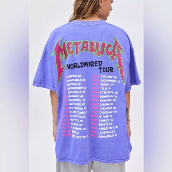 Last One! UO Metallica Glitter Graphic T-Shirt Dress - Picture 4 of 4